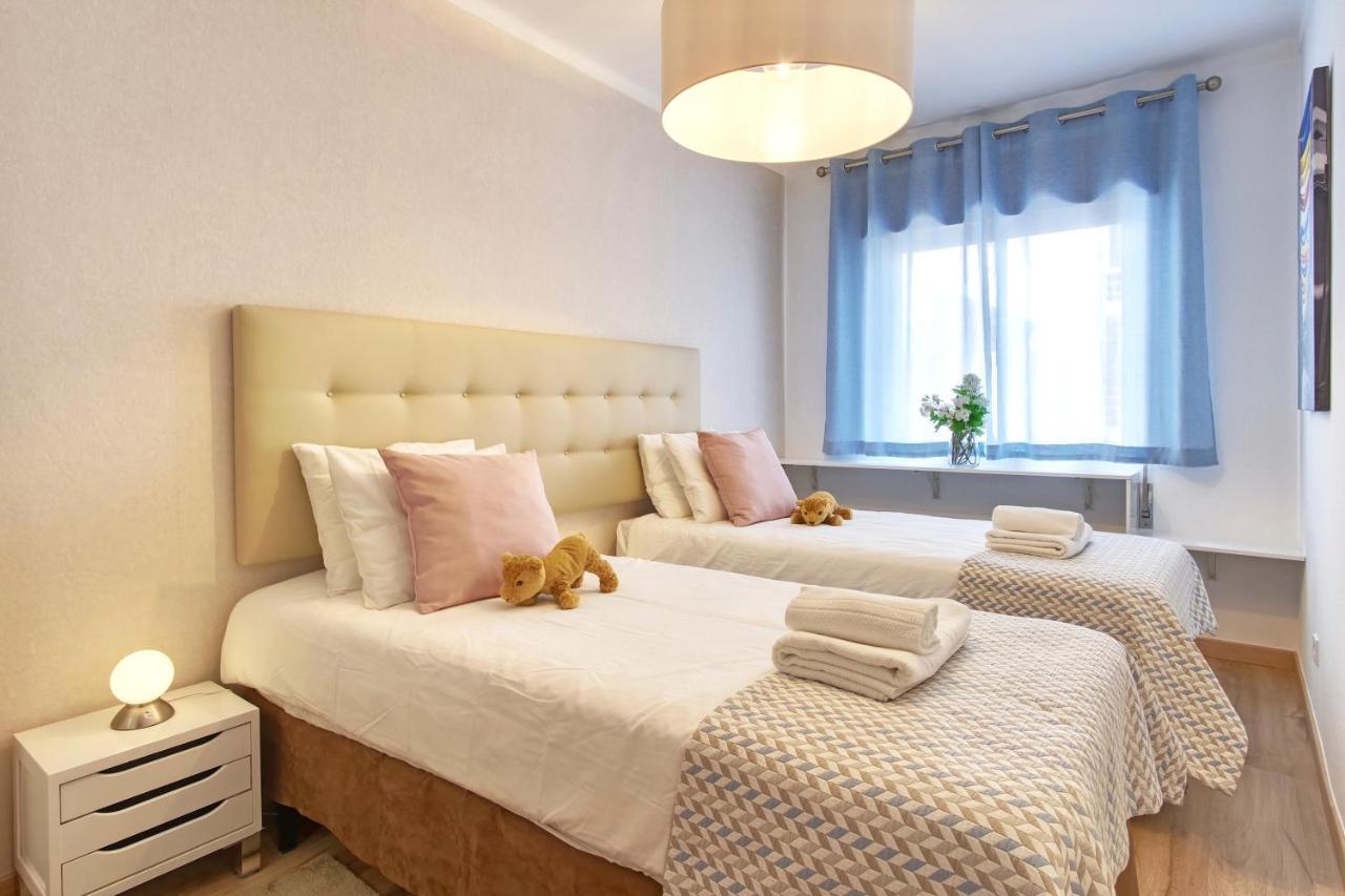 Suite Avenida T2 Quarteira Beach Extérieur photo