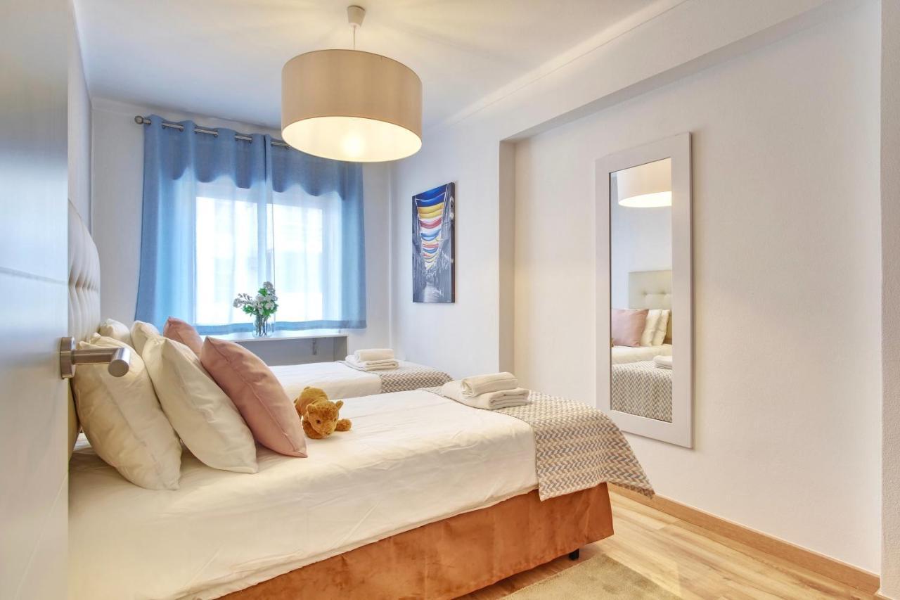 Suite Avenida T2 Quarteira Beach Extérieur photo